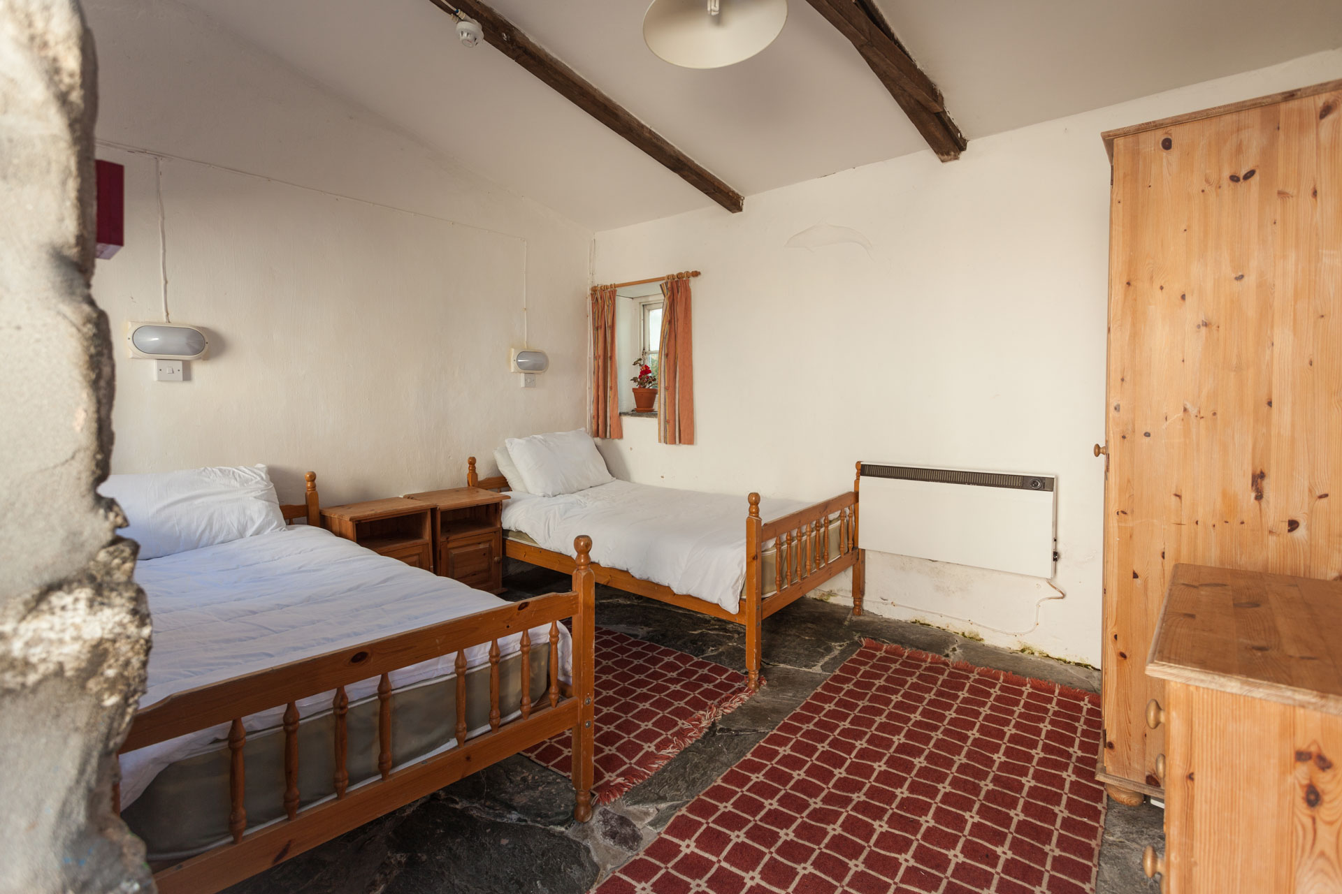 16-stables-bedroom-sleeps-2