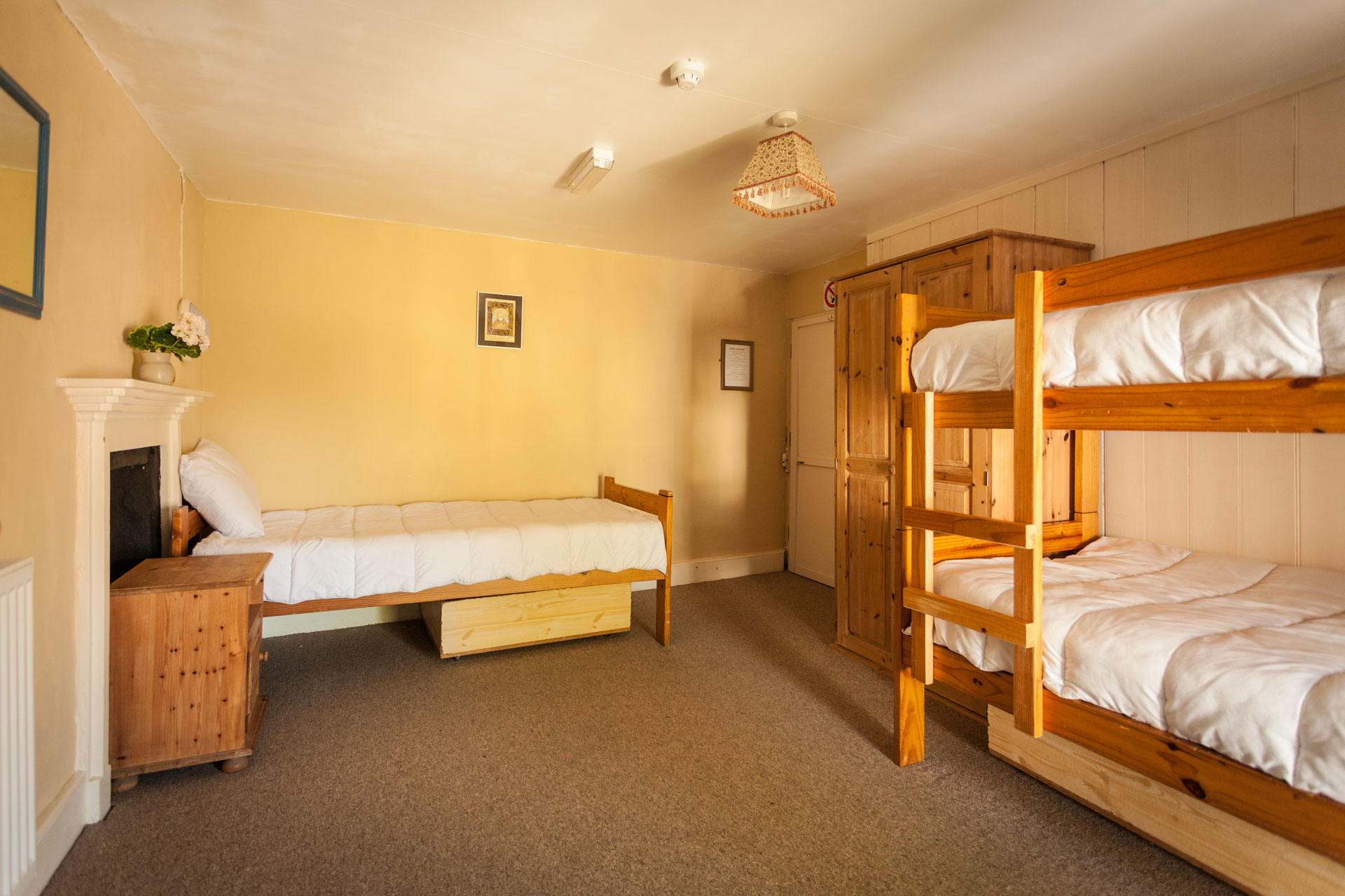 8-bedroom-sleeps-3